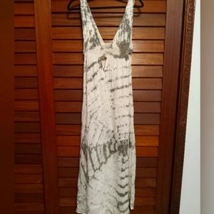 INDAH OFF WHITE AND BLUE MAXI